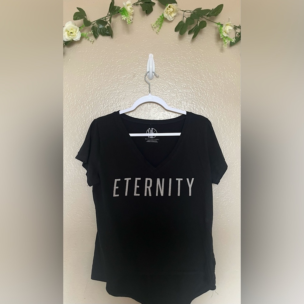 V-neck T-shirt